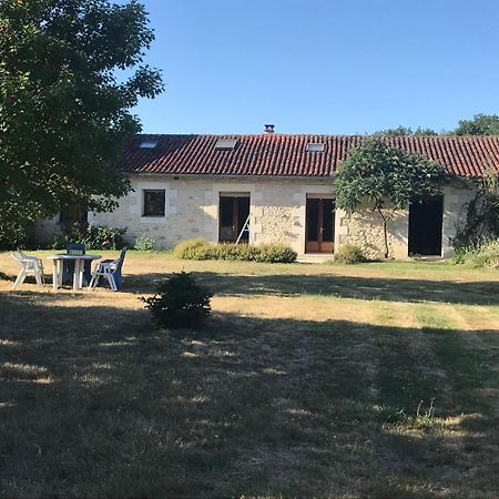 La Fermette Aux Lamas Savigny-Lévescault Extérieur photo