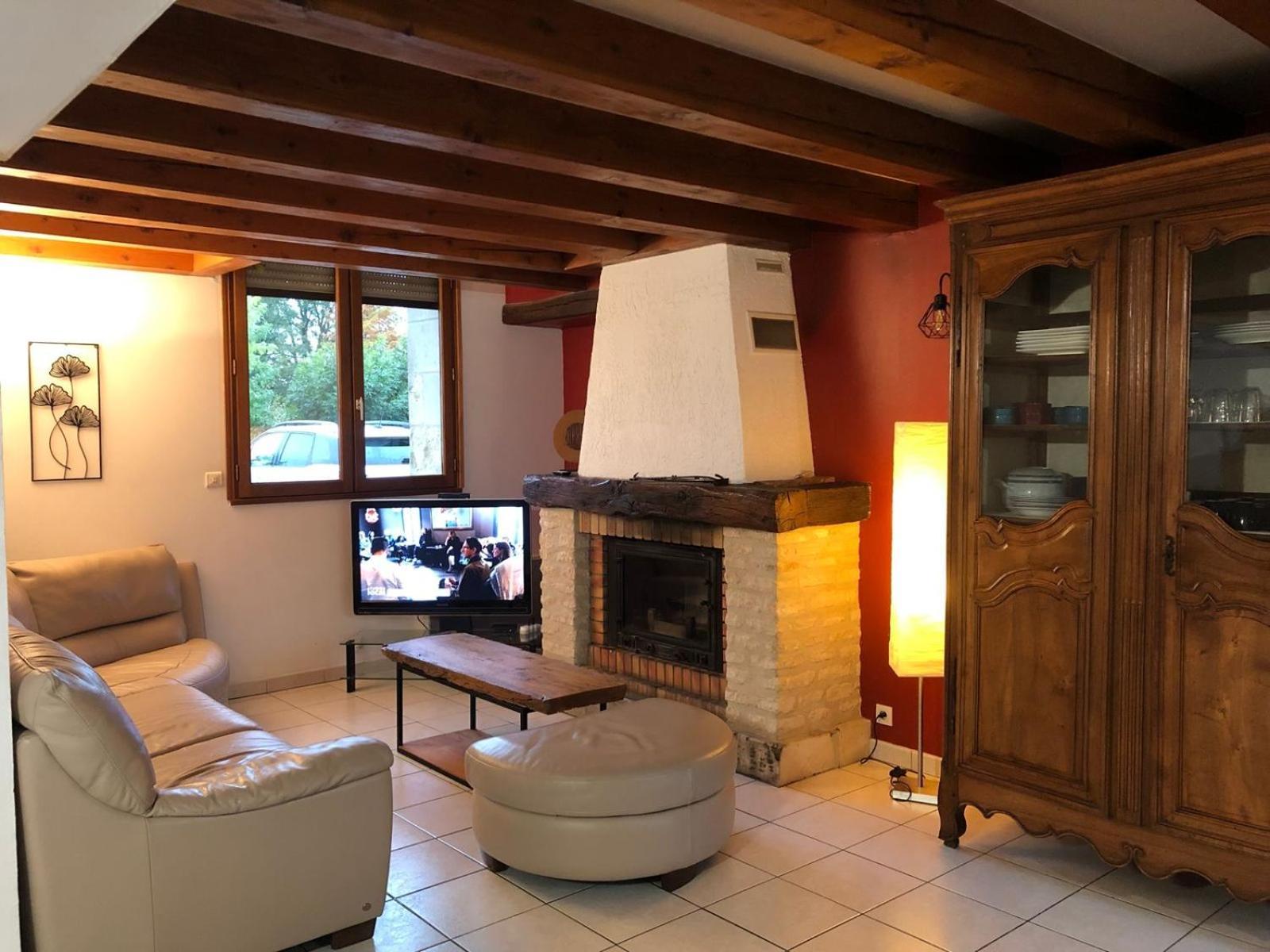 La Fermette Aux Lamas Savigny-Lévescault Extérieur photo