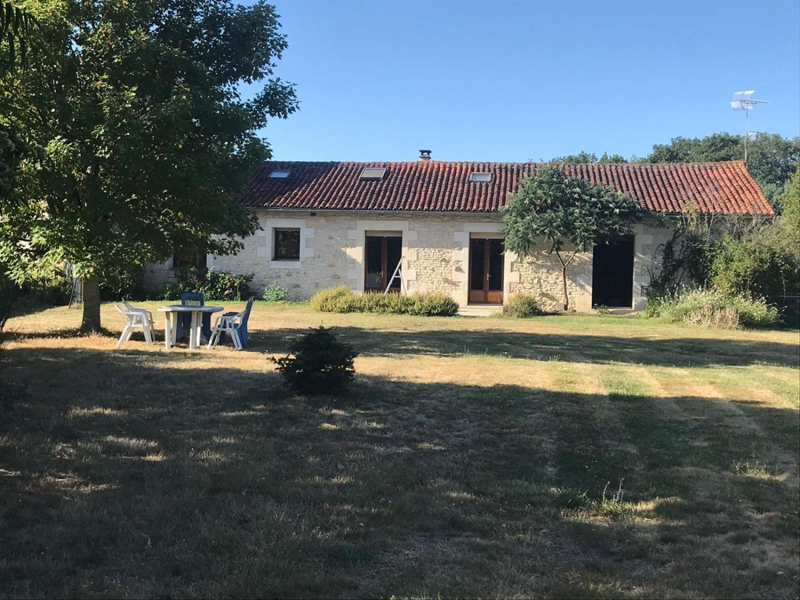 La Fermette Aux Lamas Savigny-Lévescault Extérieur photo