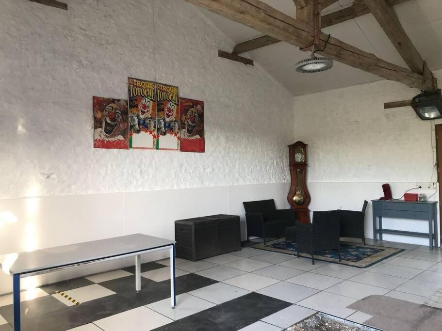La Fermette Aux Lamas Savigny-Lévescault Extérieur photo